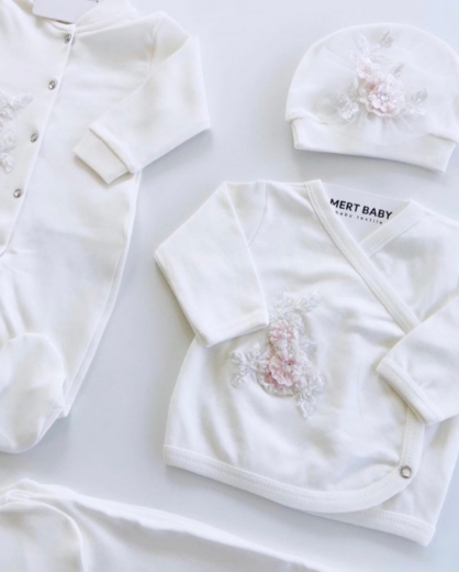 Picture of Carine Newborn Set 10 Pieces