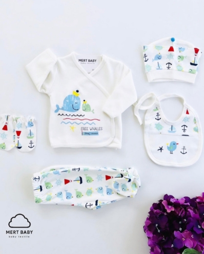 Picture of Newborn set  cute Whale 5 piece